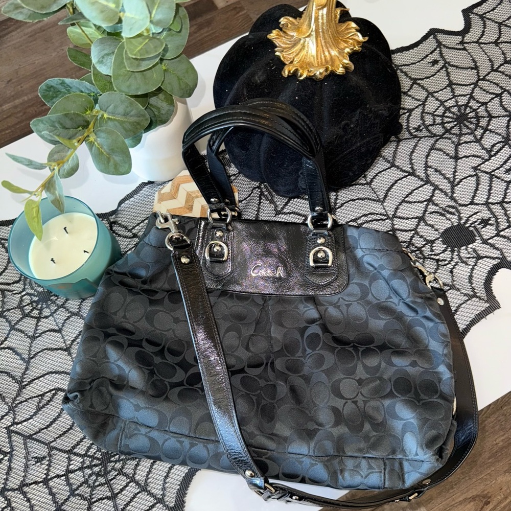 Coach Ashley Signature Canvas & Leather shoulder bag
